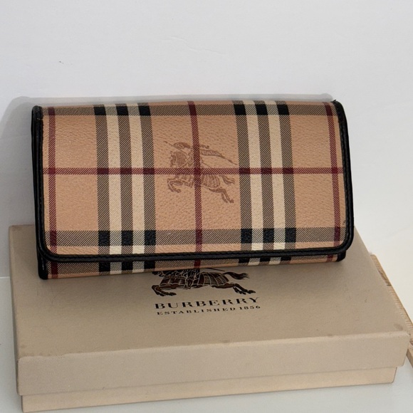 Burberry Tan Plaid Women's Wallet - Picture 15 of 15